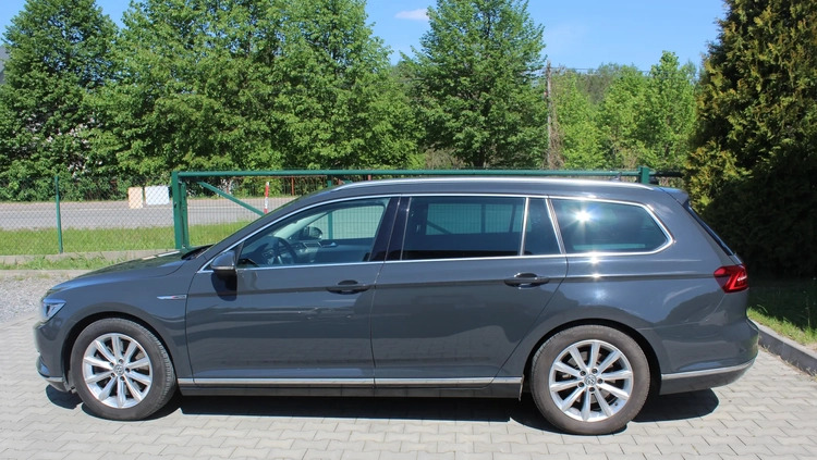 Volkswagen Passat cena 76600 przebieg: 199999, rok produkcji 2017 z Giżycko małe 781